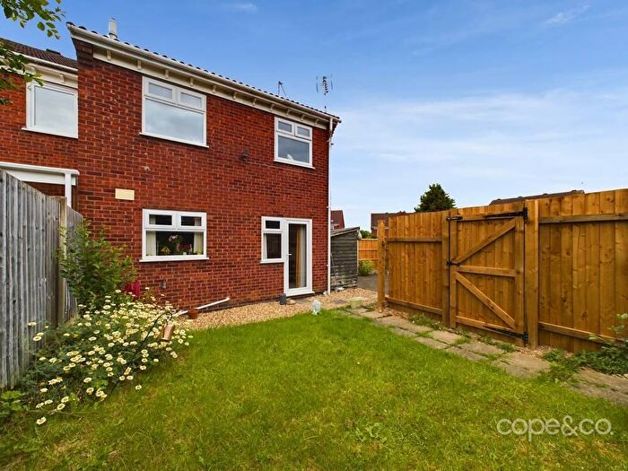 1 Bedroom Semi-Detached House To Rent In Prestbury Close, Oakwood, Derby, Derbyshire, DE21