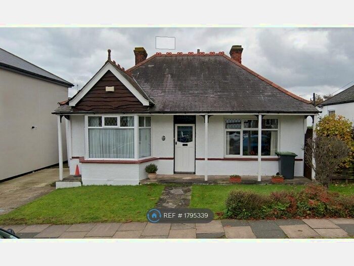 3 Bedroom Bungalow To Rent In Belfairs Drive, Leigh-On-Sea, SS9