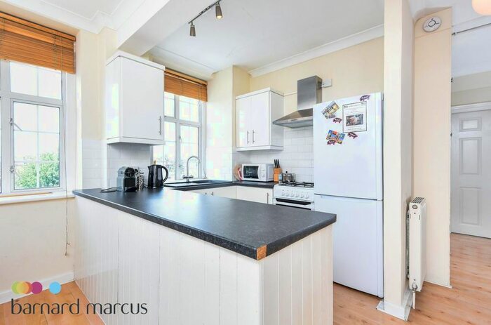 2 Bedroom Flat To Rent In Old Town, London, SW4