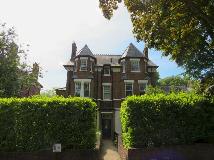 2 Bedroom Flat To Rent In Nd Ff, Shepherds Hill, Highgate, N6