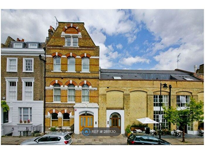 2 Bedroom Flat To Rent In Myddleton Hall, London, N1