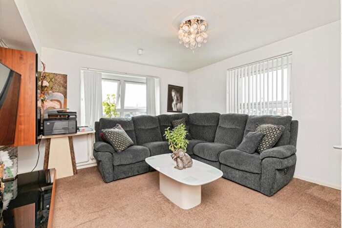 1 Bedroom Flat For Sale In School Road, Bristol, BS4