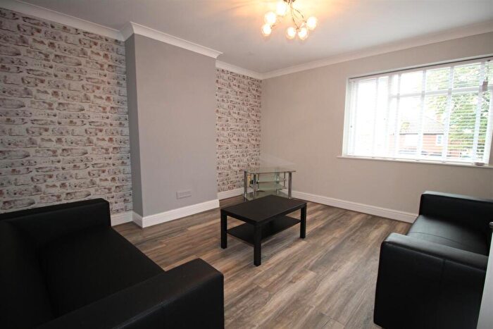 2 Bedroom Flat To Rent In Mauldeth Road West, Withington, £, Pcm, M20