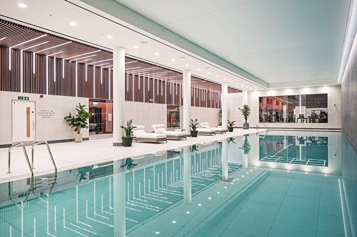 2 Bedroom Flat To Rent In Westfield Avenue, Stratford, London, E20