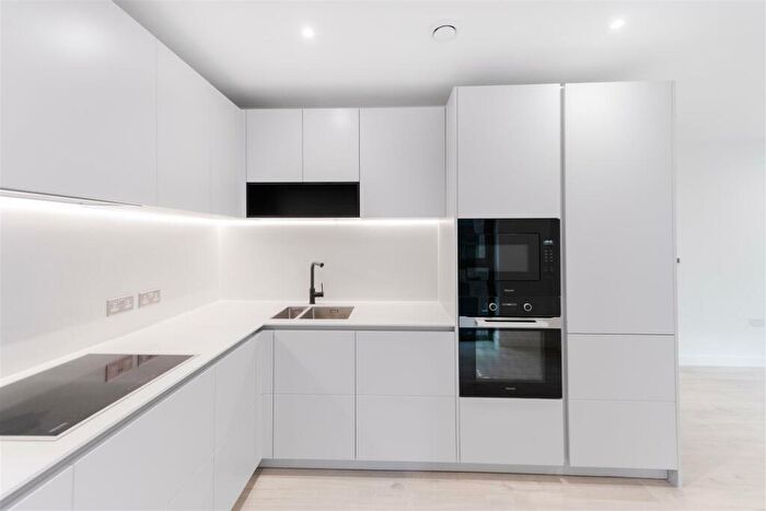 2 Bedroom Apartment To Rent In Anax Street, London, N4