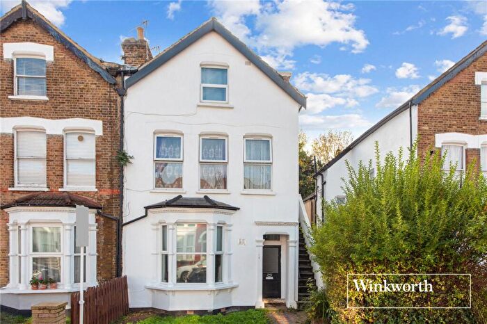 1 Bedroom Apartment For Sale In Station Road, Finchley, London, N3