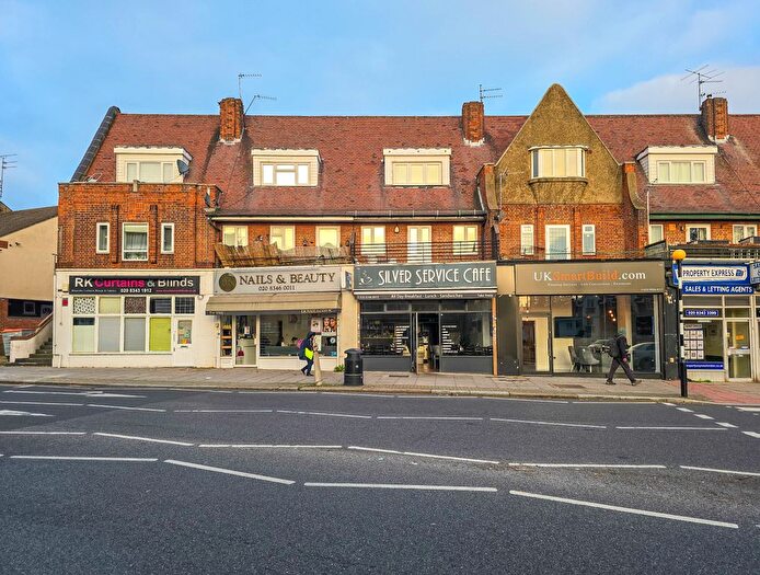 2 Bedroom Flat To Rent In Bittacy Hill, Mill Hill, NW7