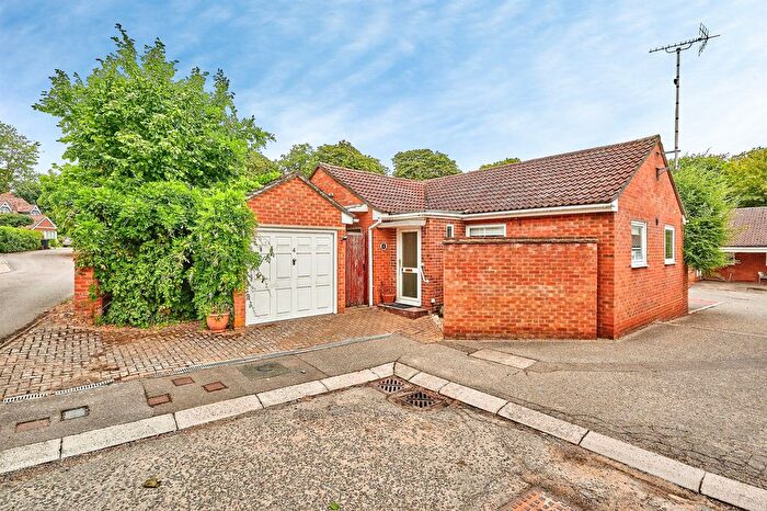 2 Bedroom Detached Bungalow For Sale In Butler Close, Saffron Walden, CB11