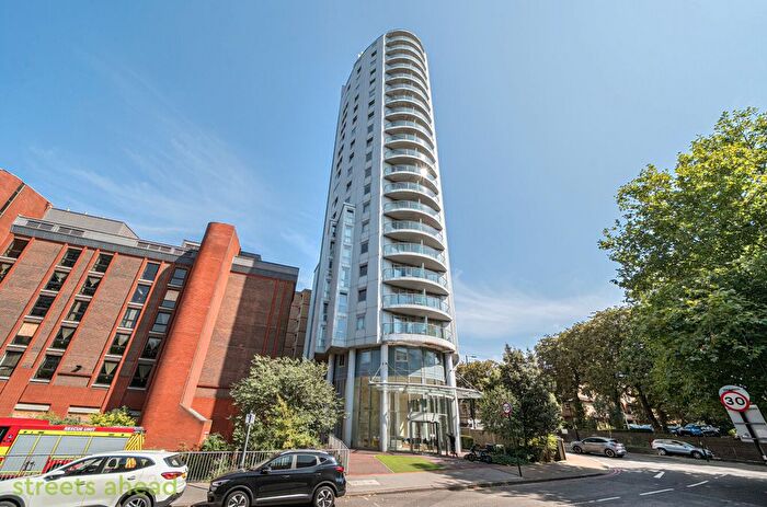 2 Bedroom Flat To Rent In Altyre Road, Croydon, CR0