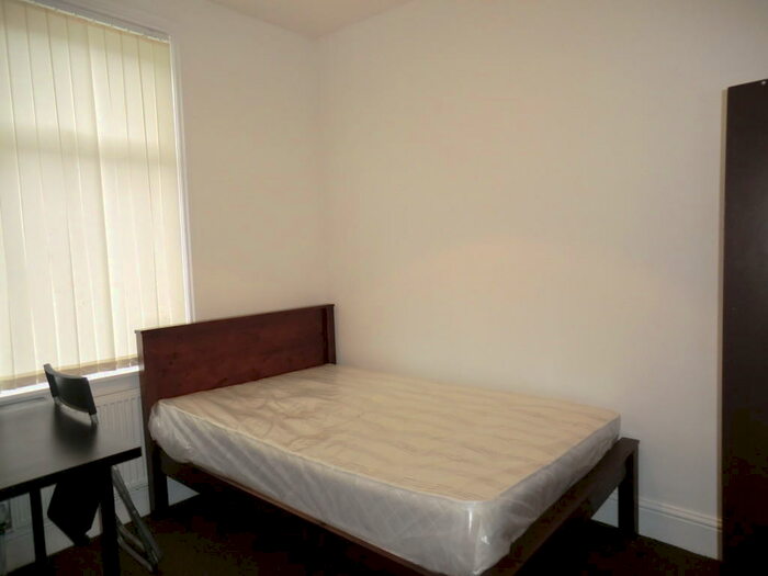 4 Bedroom Terraced House To Rent In Refurbished Bedroom For Aug, CV1