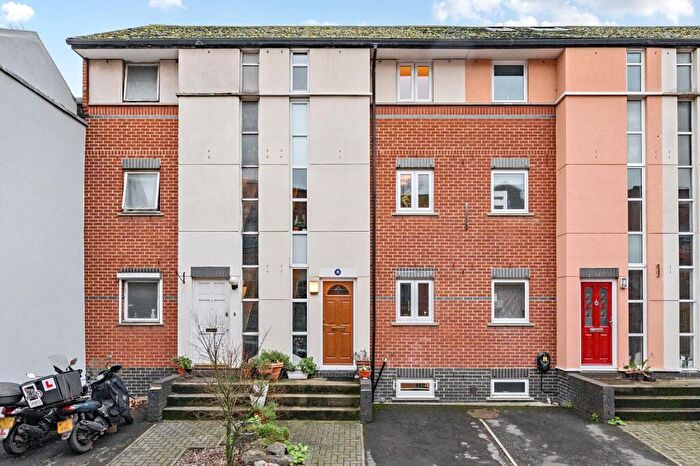 4 Bedroom Terraced House For Sale In Blondin Street, Bow Quarter, E3