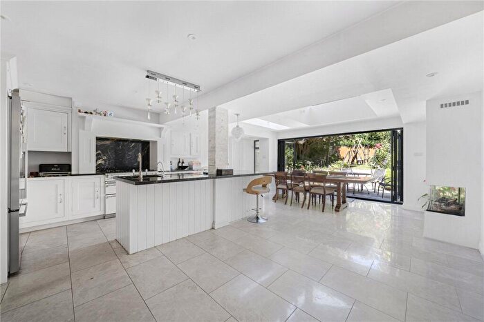 4 Bedroom Terraced House To Rent In The Crescent, Oxford, OX4
