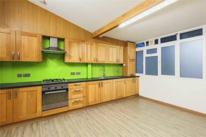 4 Bedroom House To Rent In Conistone Way, Islington, London, N7