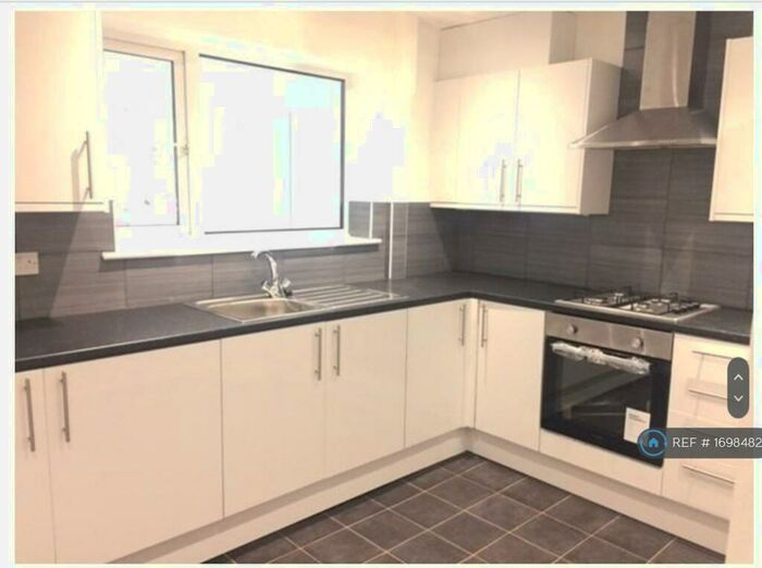 2 Bedroom Terraced House To Rent In Manford Way, Essex, IG7