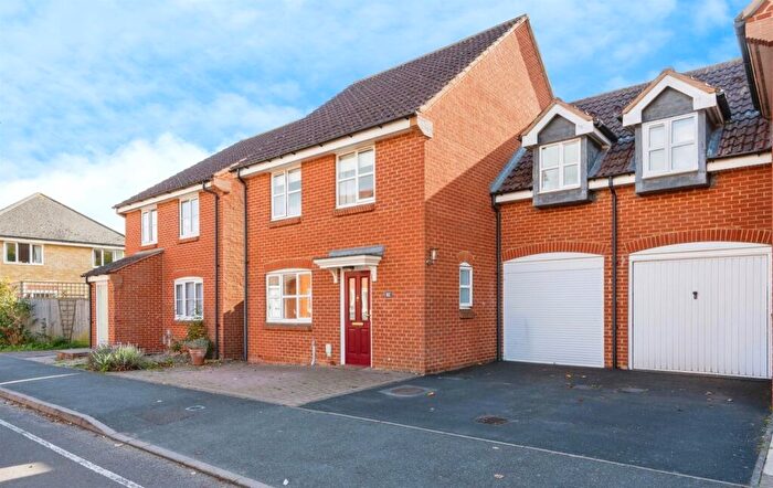 4 Bedroom Terraced House For Sale In Youens Drive, Thame, OX9