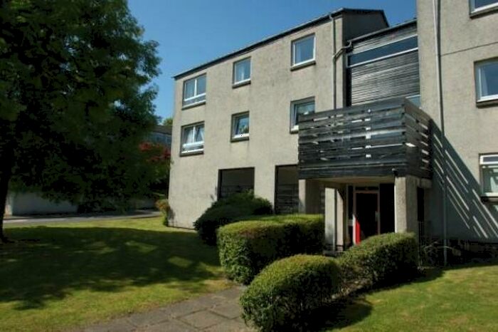 2 Bedroom Flat To Rent In Sinclair Street, Milngavie, G62