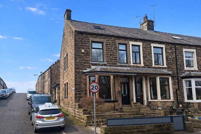 3 Bedroom End Of Terrace House For Sale In Skipton Road, Earby, BB18