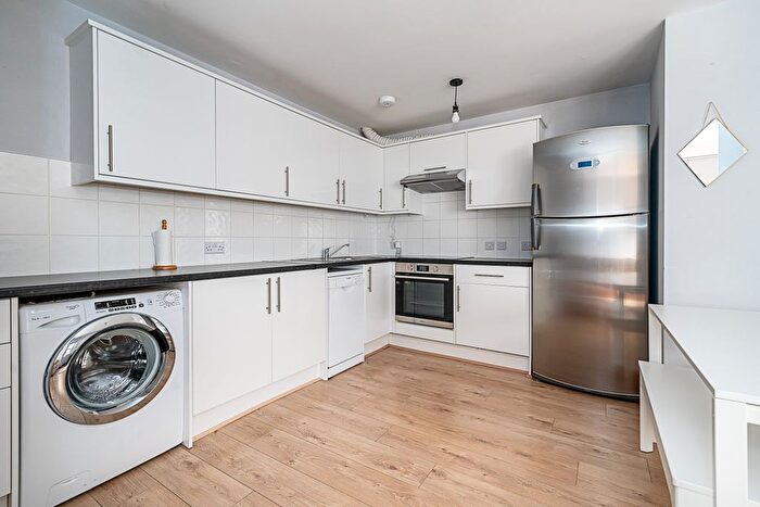 2 Bedroom Flat For Sale In Gordon Road, Ealing, W5