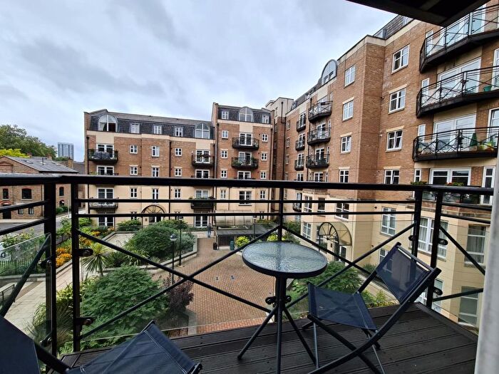 2 Bedroom Flat To Rent In Redwing Court, Swan Street, SE1