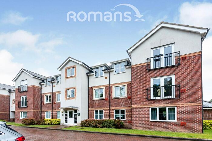 2 Bedroom Flat To Rent In Kingswood Close, Camberley, GU15