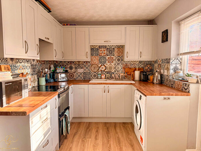 3 Bedroom Semi-Detached House For Sale In Orchard Close, Warboys, PE28