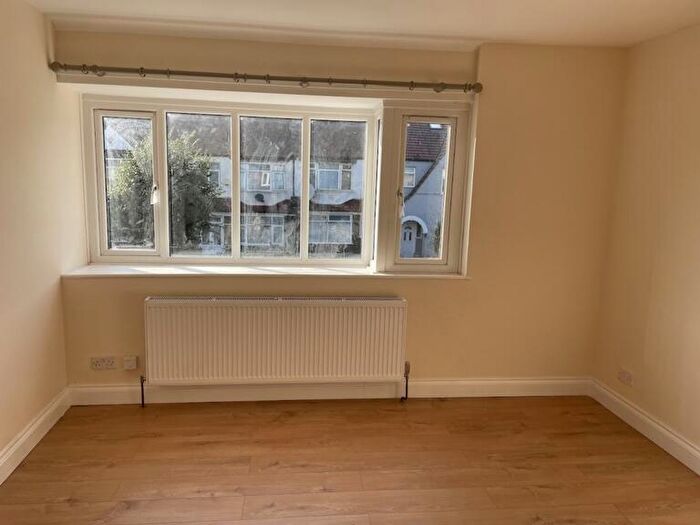 3 Bedroom Flat To Rent In Stretham Road, Mitcham, CR4