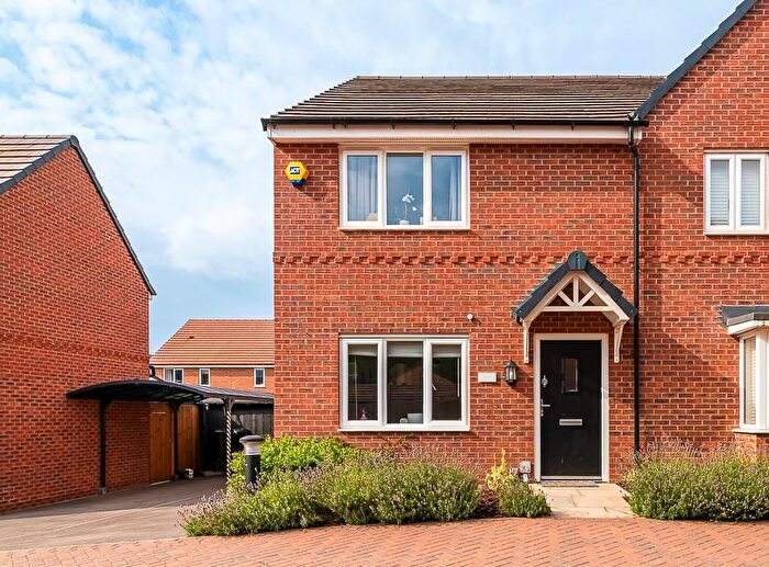 3 Bedroom Semi-detached House For Sale In Withnall Close, Gedling, Nottingham, NG4