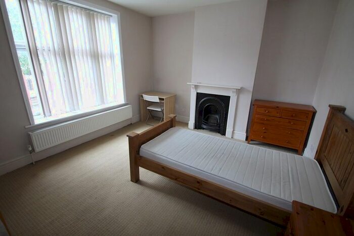 3 Bedroom Terraced House To Rent In Lorne Road, Leicester, LE2