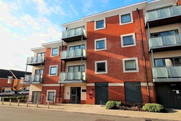 1 Bedroom Flat To Rent In Heron House, Rushey Way, Kennet Island, RG2