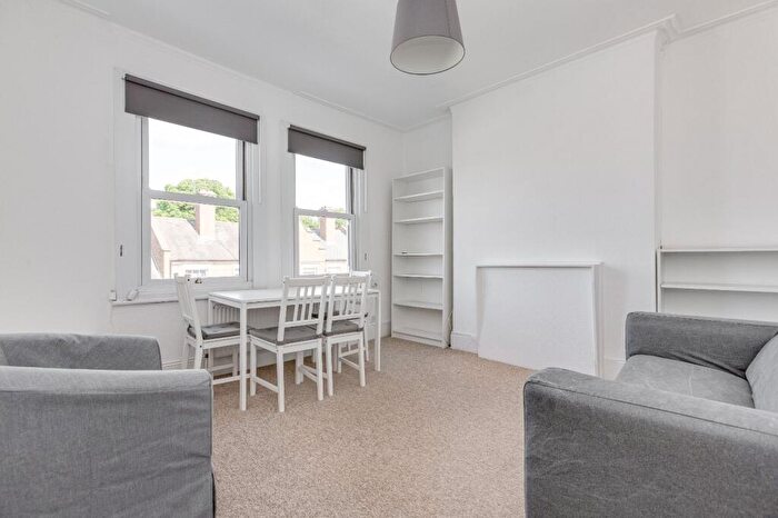 2 Bedroom Flat To Rent In Theatre Street, The Shaftesbury Estate, SW11