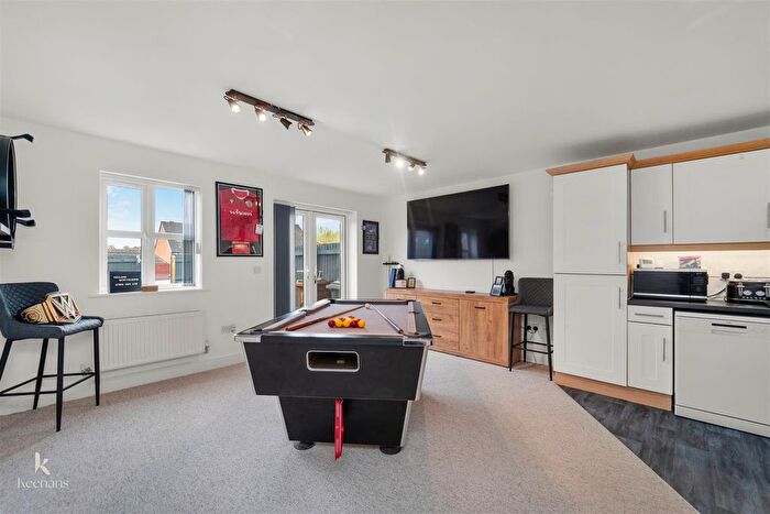 4 Bedroom Town House For Sale In Sweet Briar Close, Clayton Le Moors, Accrington, BB5