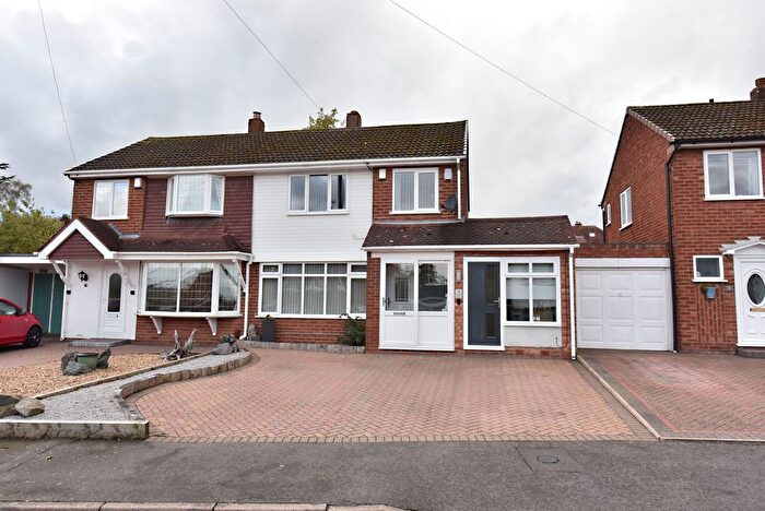 3 Bedroom Semi Detached House For Sale In Kingswinford, Kendall Rise, DY6
