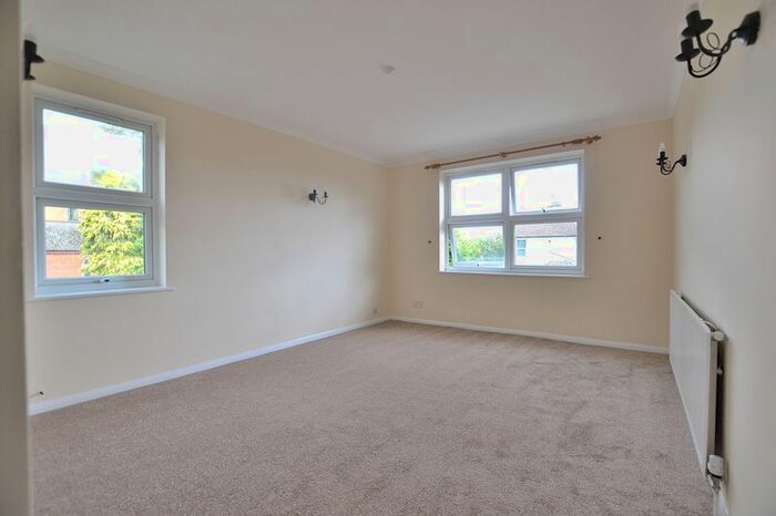 1 Bedroom Flat To Rent In Bromley Common, Bromley, BR2