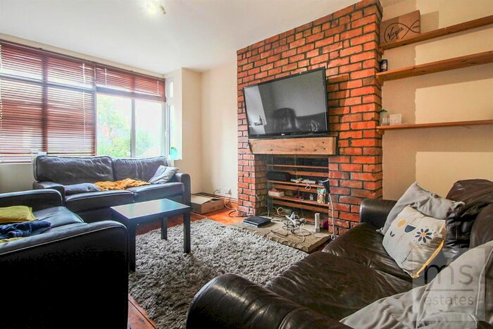 6 Bedroom Detached House To Rent In Harrington Drive, Nottingham, NG7