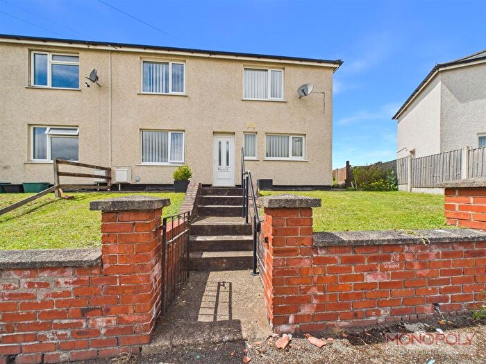 3 Bedroom Semi-Detached House For Sale In New House Avenue, Llay, Wrexham, LL12