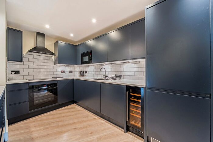 2 Bedroom Flat For Sale In Alscot Road, London, SE1