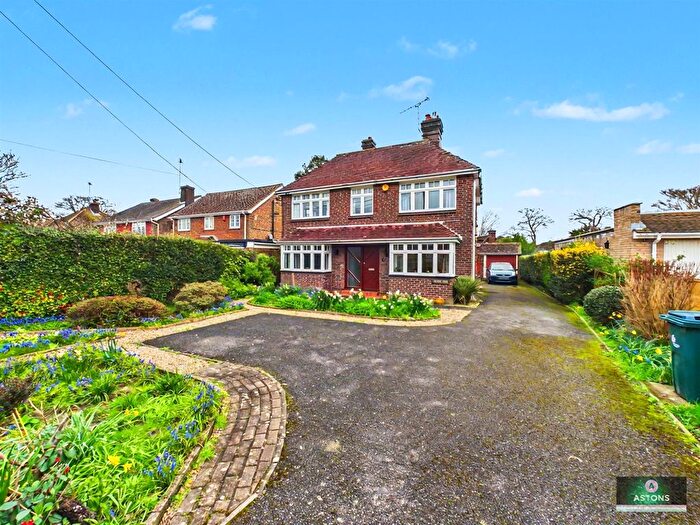 3 Bedroom Detached House For Sale In Ifield Green, Ifield, RH11