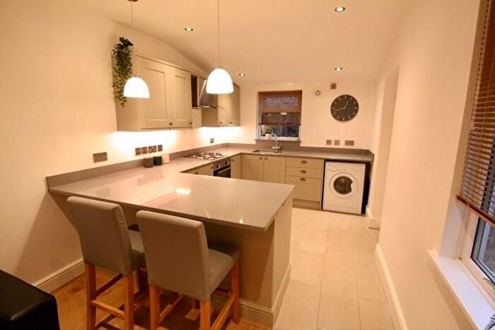 5 Bedroom Terraced House To Rent In Rusholme Place, Manchester, M14
