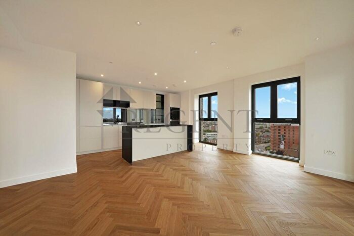 2 Bedroom Apartment To Rent In Emperor Point, Dragonfly Walk, N4