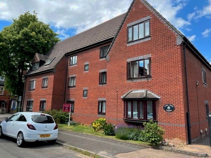 2 Bedroom Flat To Rent In The Grove, Kettering, NN15