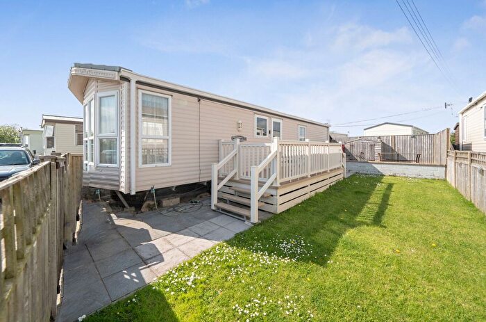 2 Bedroom Property For Sale In Montalan Crescent, Selsey, PO20