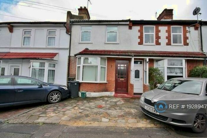 3 Bedroom Terraced House To Rent In Frailey Hill, Woking, GU22