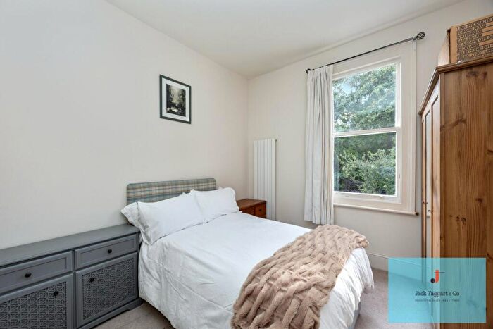 2 Bedroom Apartment For Sale In Wilbury Road, Hove, BN3