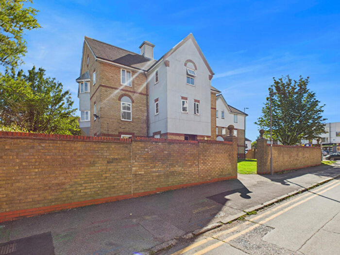 2 Bedroom Block Of Apartments For Sale In London Road, Benfleet, SS7