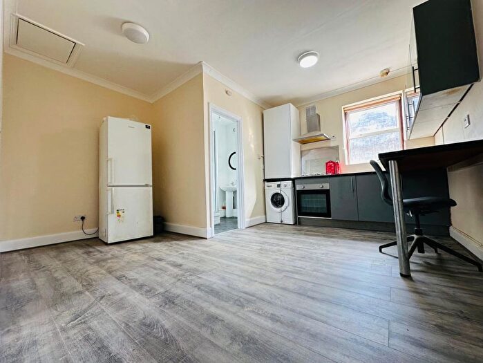 1 Bedroom Flat To Rent In Church Road, Manor Park, London, E12