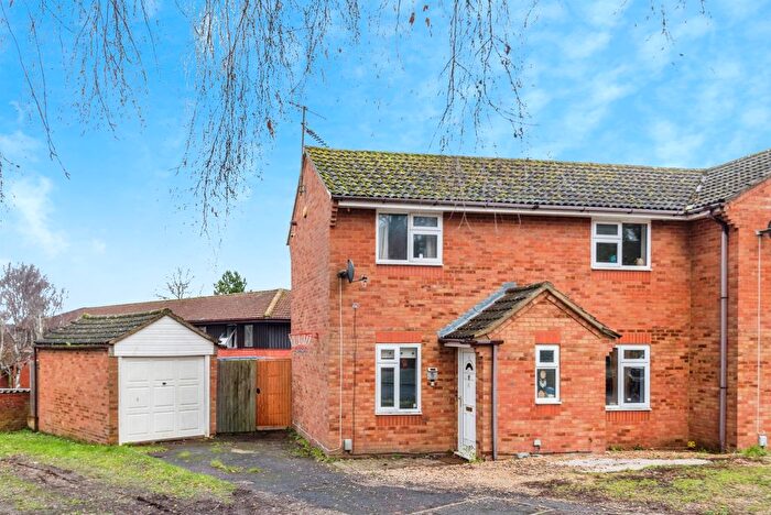 3 Bedroom Semi-Detached House For Sale In Pennycress Close, Swindon, SN25