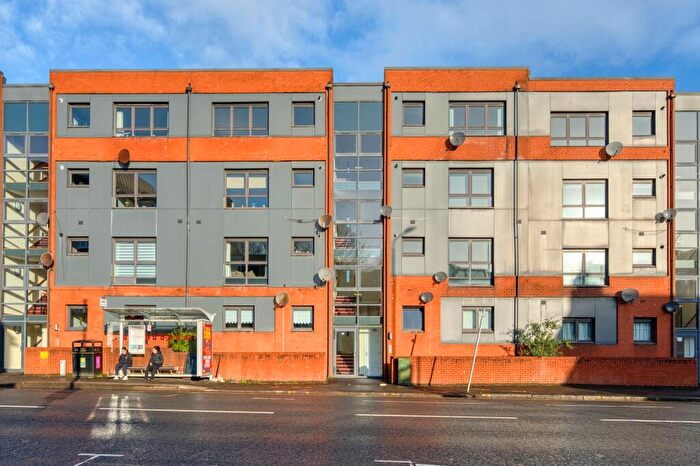 2 Bedroom Flat For Sale In Clarkston Road, Flat /, Muirend, Glasgow, G44