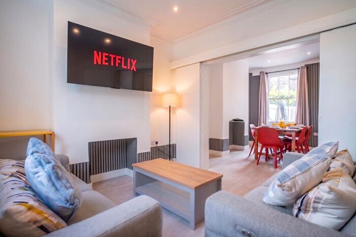 4 Bedroom Property To Rent In Third Avenue, Westminster, London, W10
