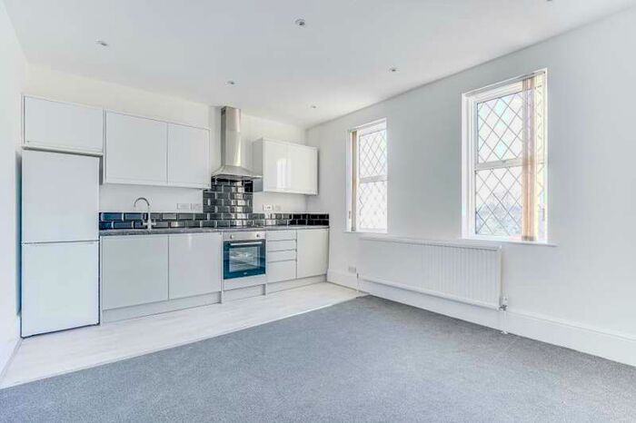 2 Bedroom Apartment To Rent In Hertford Road, Enfield, EN3