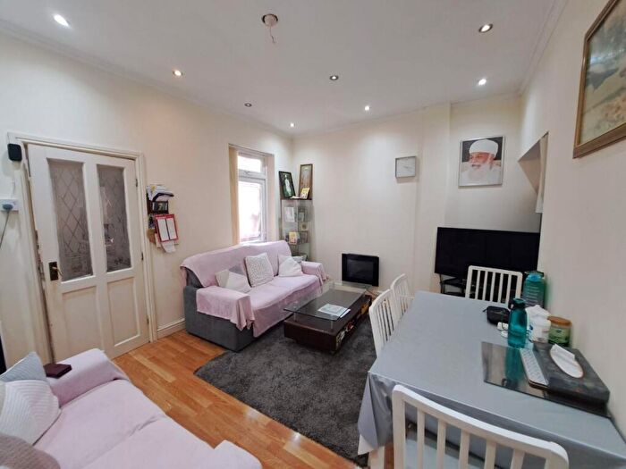 3 Bedroom Terraced House For Sale In Alfred Road, Birmingham, B21